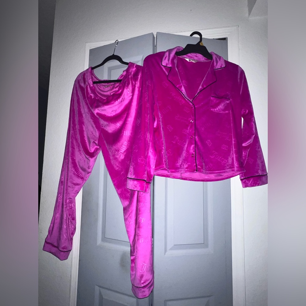 Juicy Couture raspberry velour 2Pc Pajama Set size XL